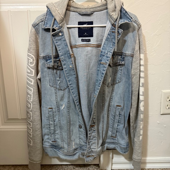 Hollister Men’s Distressed Jean Jacket - Picture 1 of 2